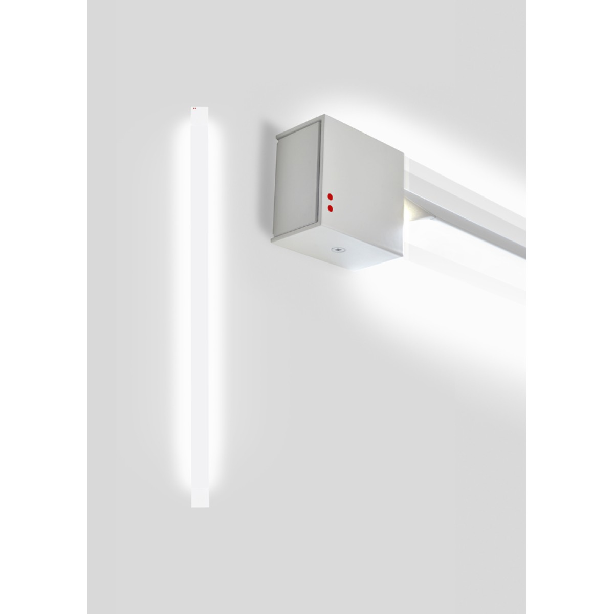 Настенный светильник Fabbian Pivot F39 White 3000 (белый)