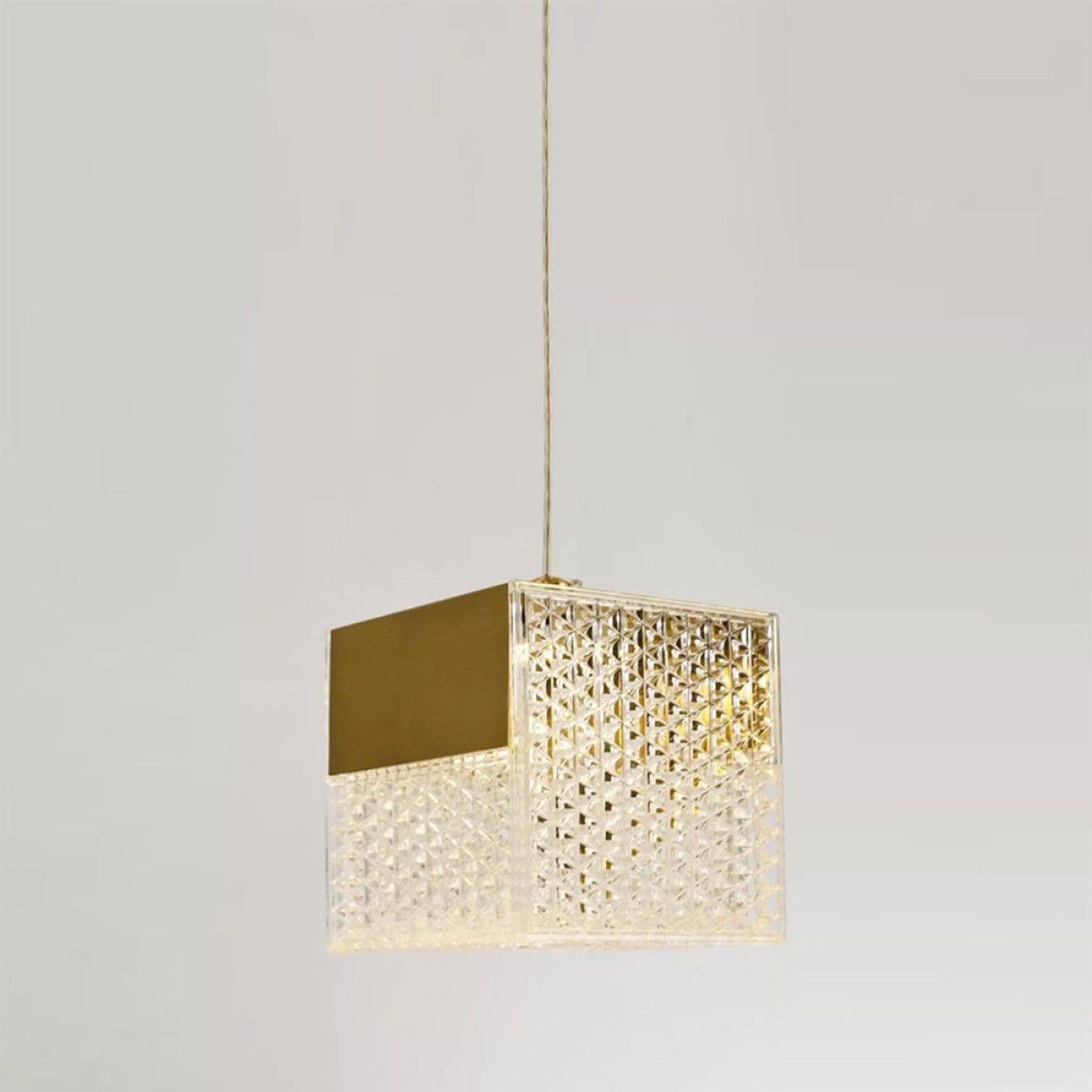 Подвесной светильник Delight Collection OMD821600-1 gold
