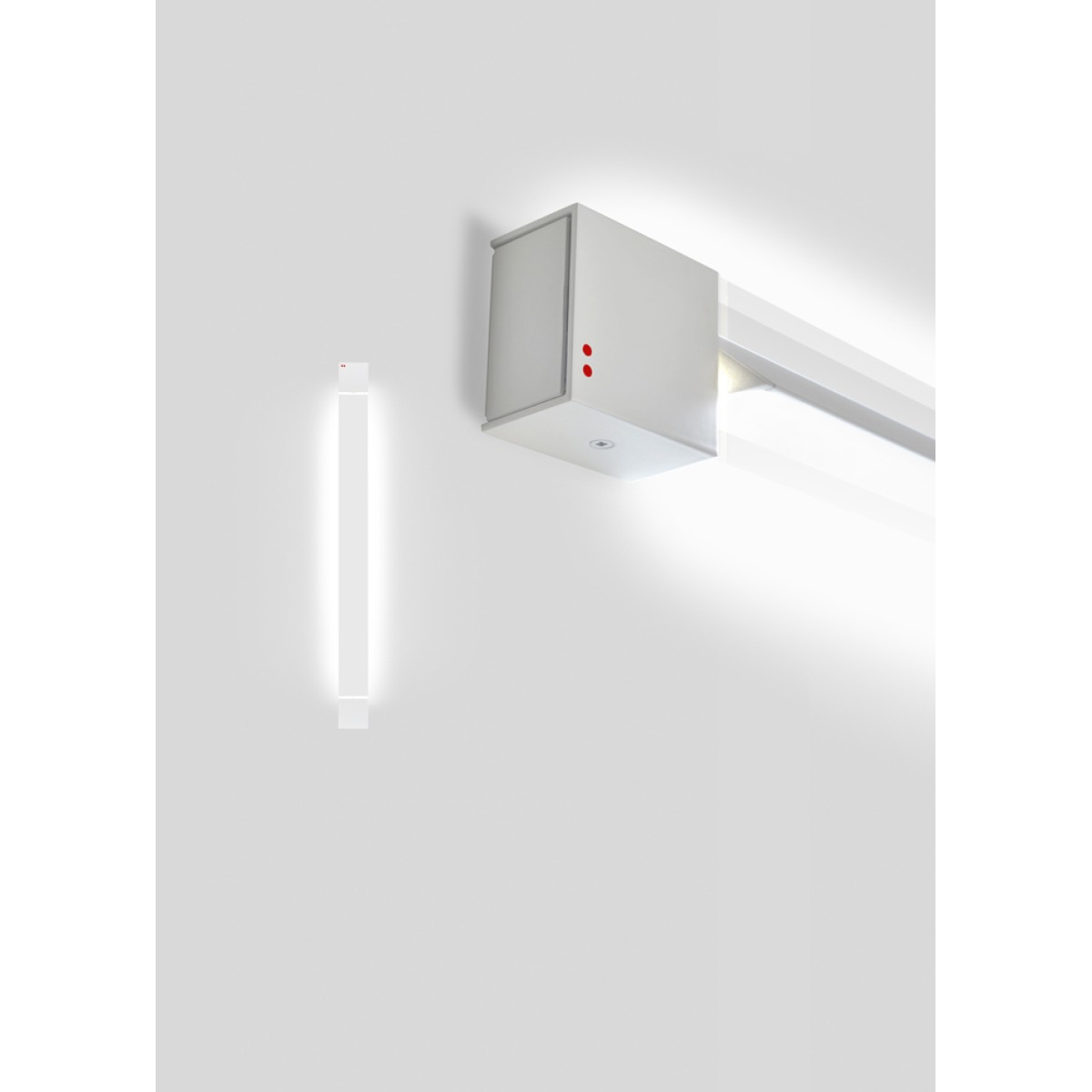 Настенный светильник Fabbian Pivot F39 White 3000 (белый, арт. F39G2101)