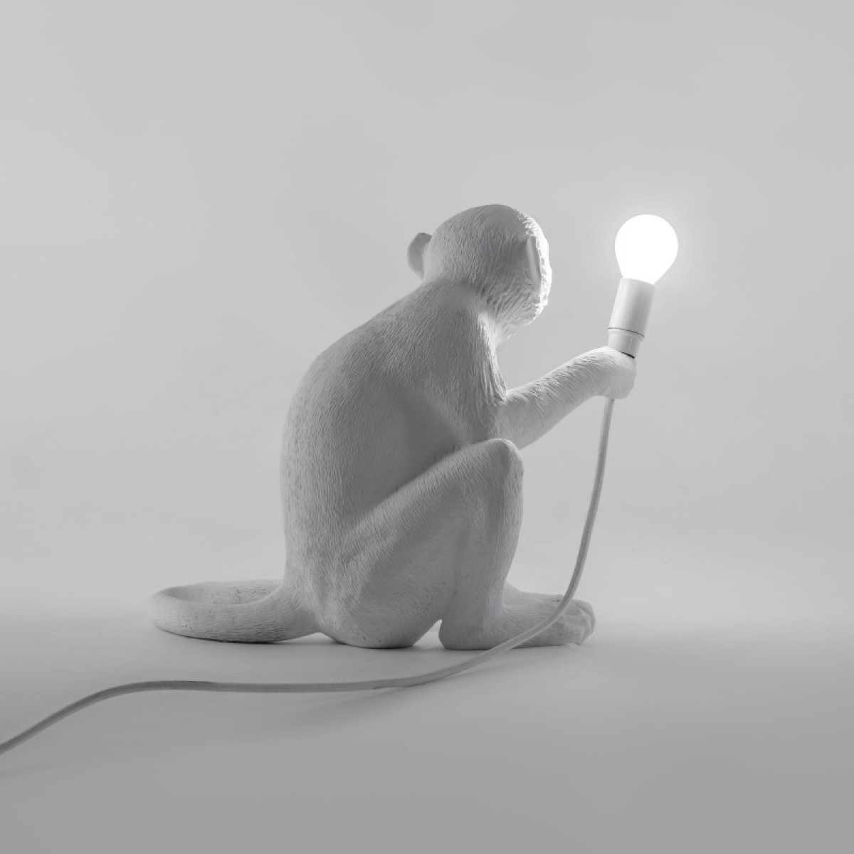 Настольная лампа Seletti Monkey Lamp Outdoor Sitting