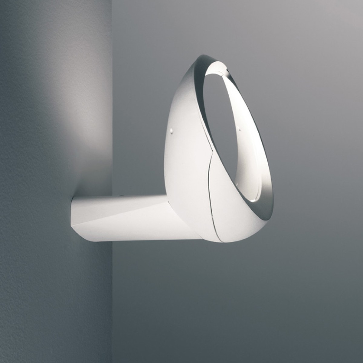 Настенный светильник Artemide Cabildo 1190010A