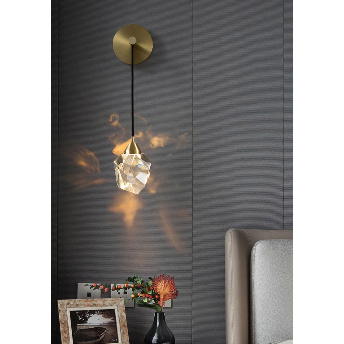 Настенный светильник Delight Collection Crystal rock II 9701W brass/clear
