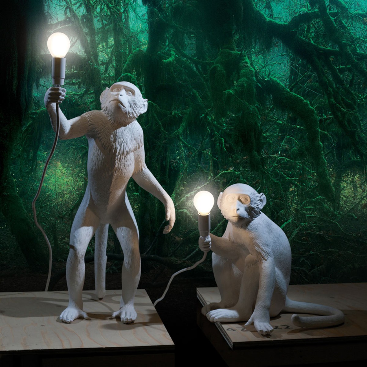 Настольная лампа Seletti Monkey Lamp Outdoor Sitting