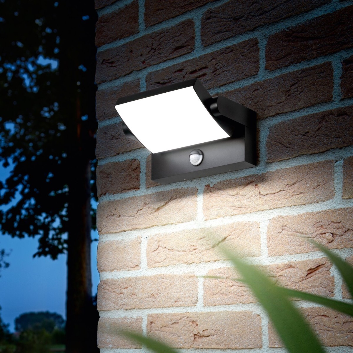 Светильник уличный Ideal Lux Swipe AP Sensor ДД Черный 3000К LED 287737