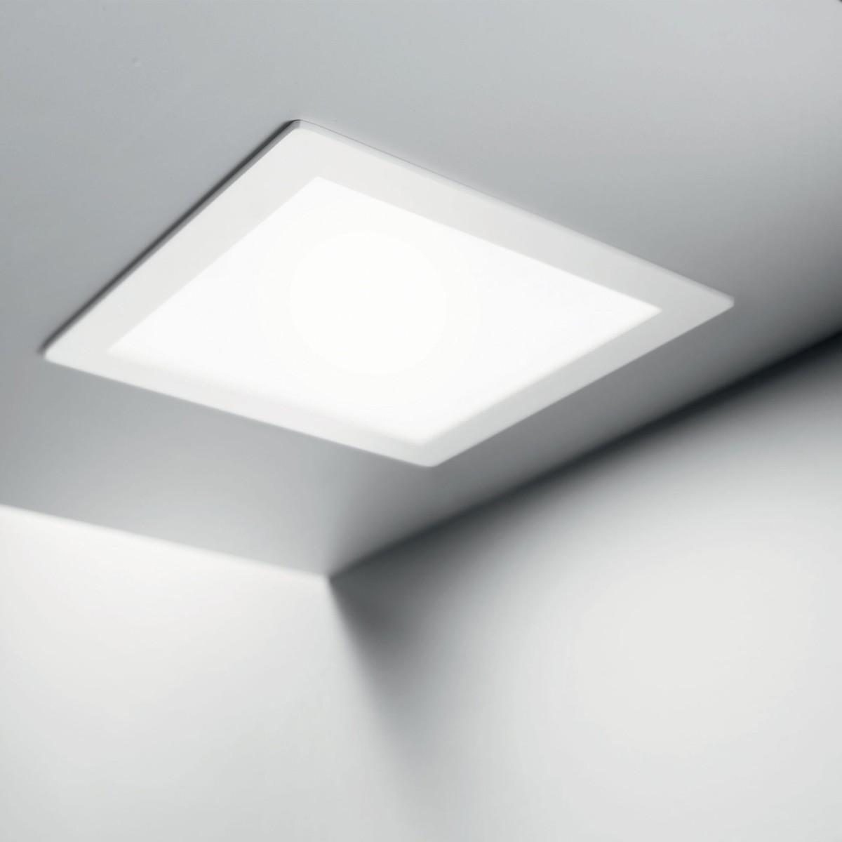 Светильник встраиваемый Ideal Lux Groove FI 20W Square Белый 3000K LED 124001
