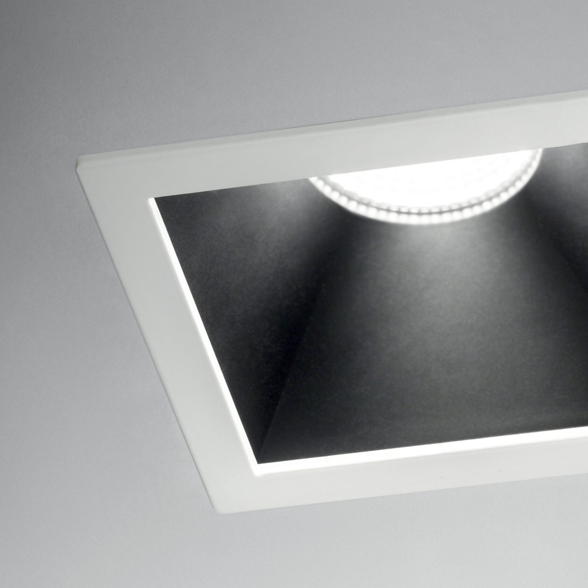 Светильник встраиваемый Ideal Lux Game Trim Square 11Вт LED Белый / Черный 3000К 192352