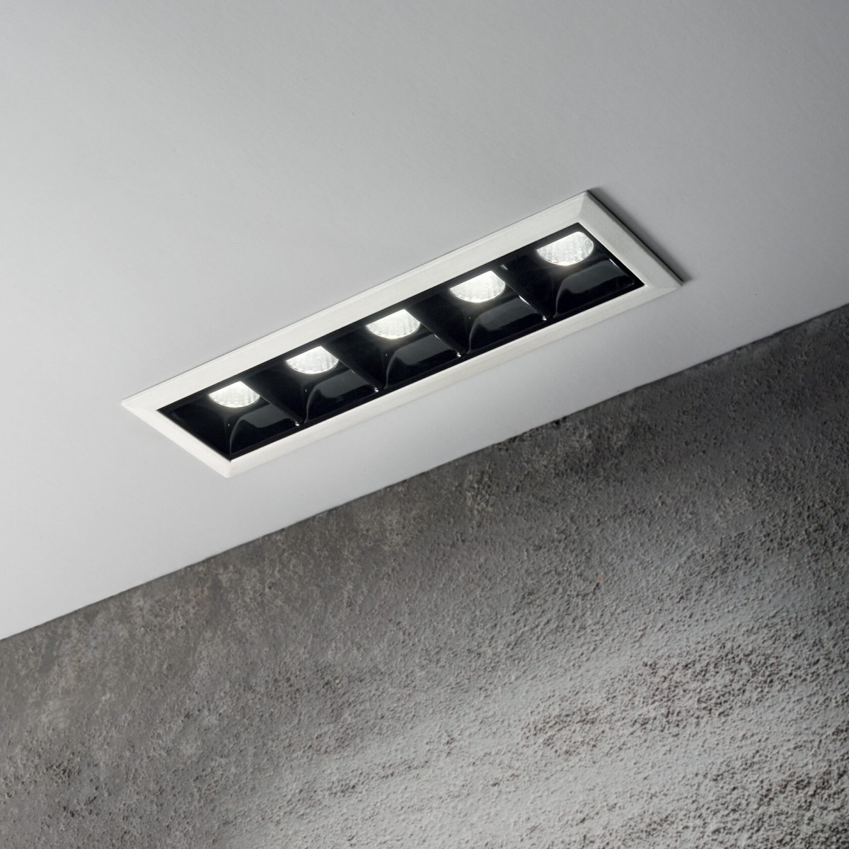 Светильник встраиваемый Ideal Lux Lika FI TRIM 12W 4000K Белый / Черный LED 26787