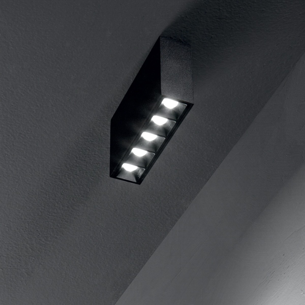 Светильник потолочный Ideal Lux Lika PL 12Вт 3000K Черный 244884