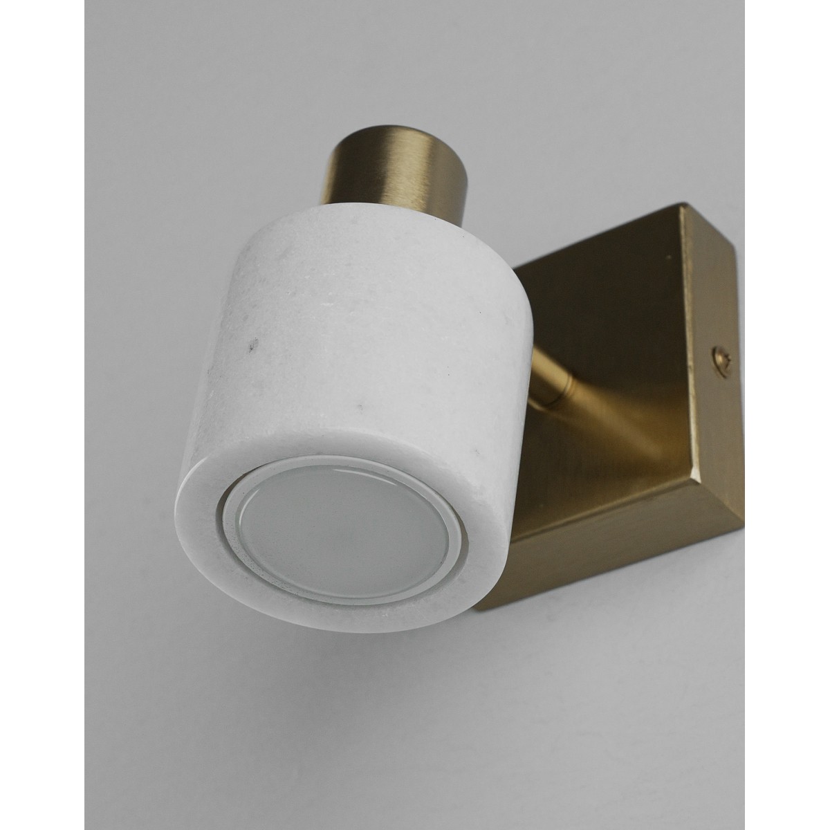 Спот Moderli V11826-1W Malet