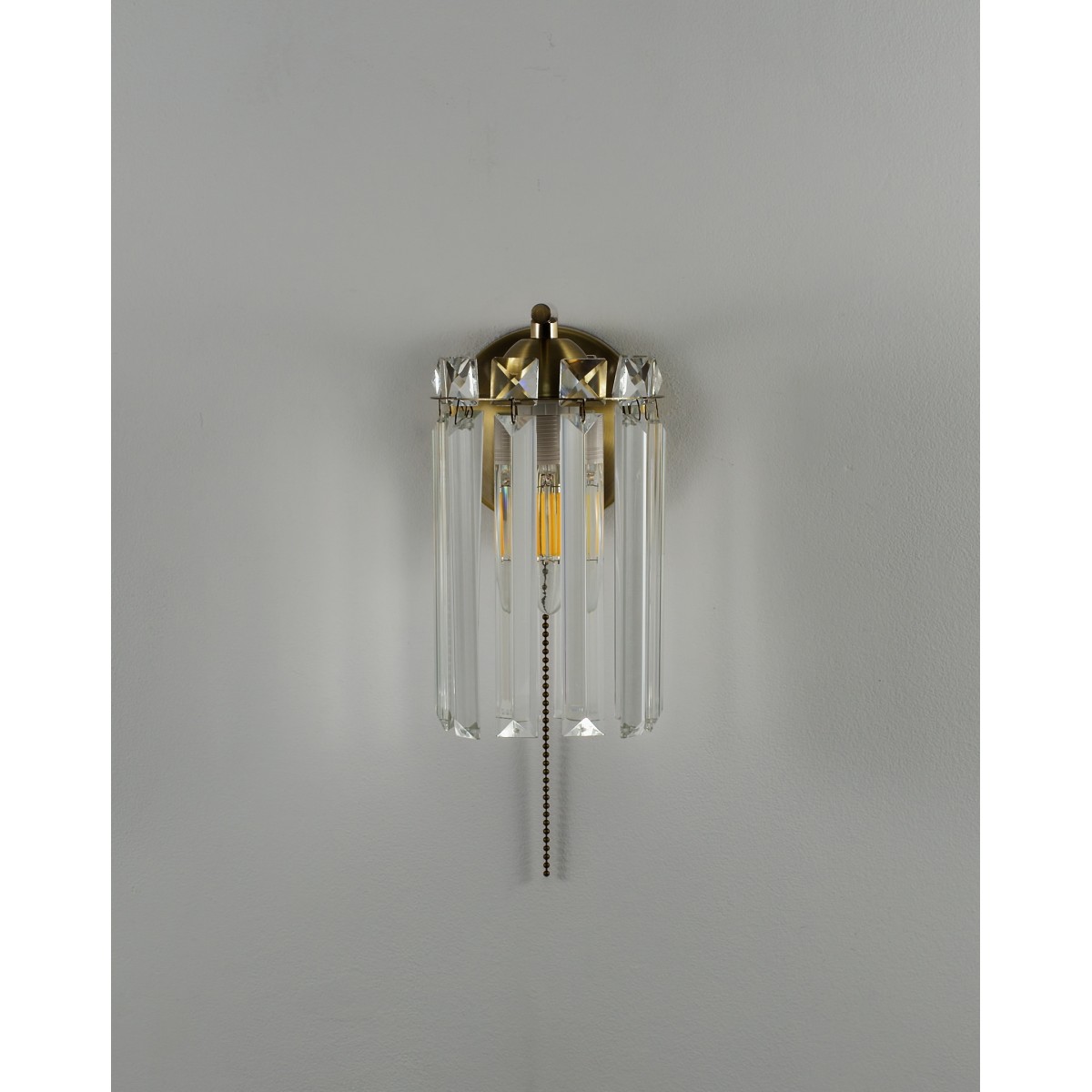Бра Moderli V10750-1W Everly