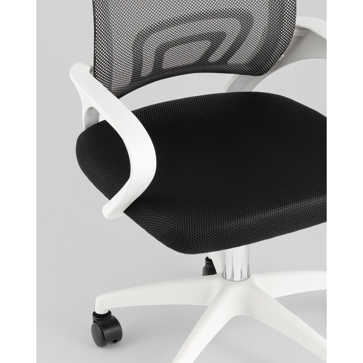 Кресло офисное TopChairs Simple SN черный пластик белый