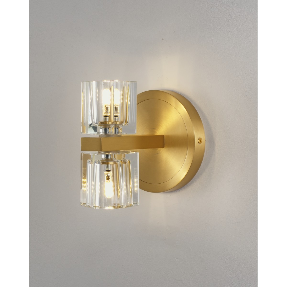 Светильник настенный Moderli V11016-2W Brass