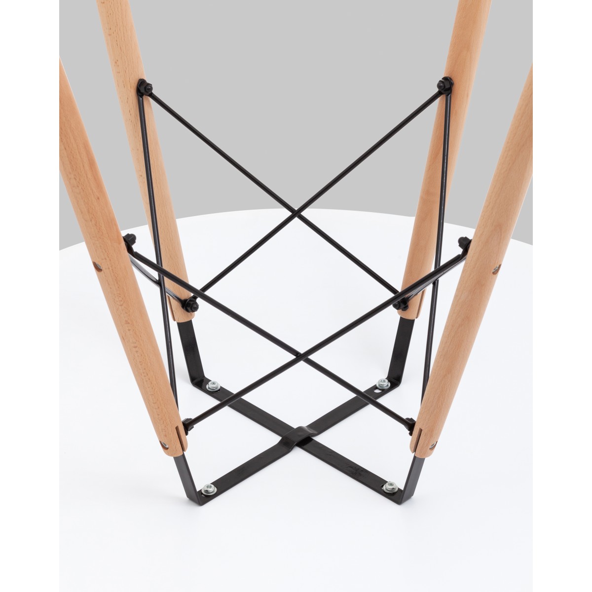 Стол Eames DSW NEW D100