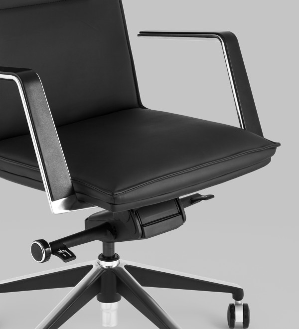 Кресло офисное TopChairs Arrow черный