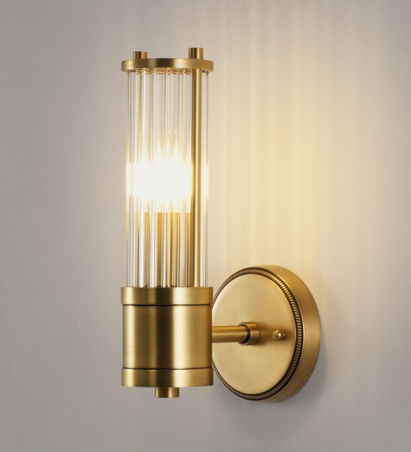 Светильник настенный Moderli V11020-1W Brass