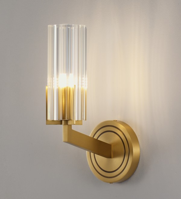 Светильник настенный Moderli V11015-1W Brass