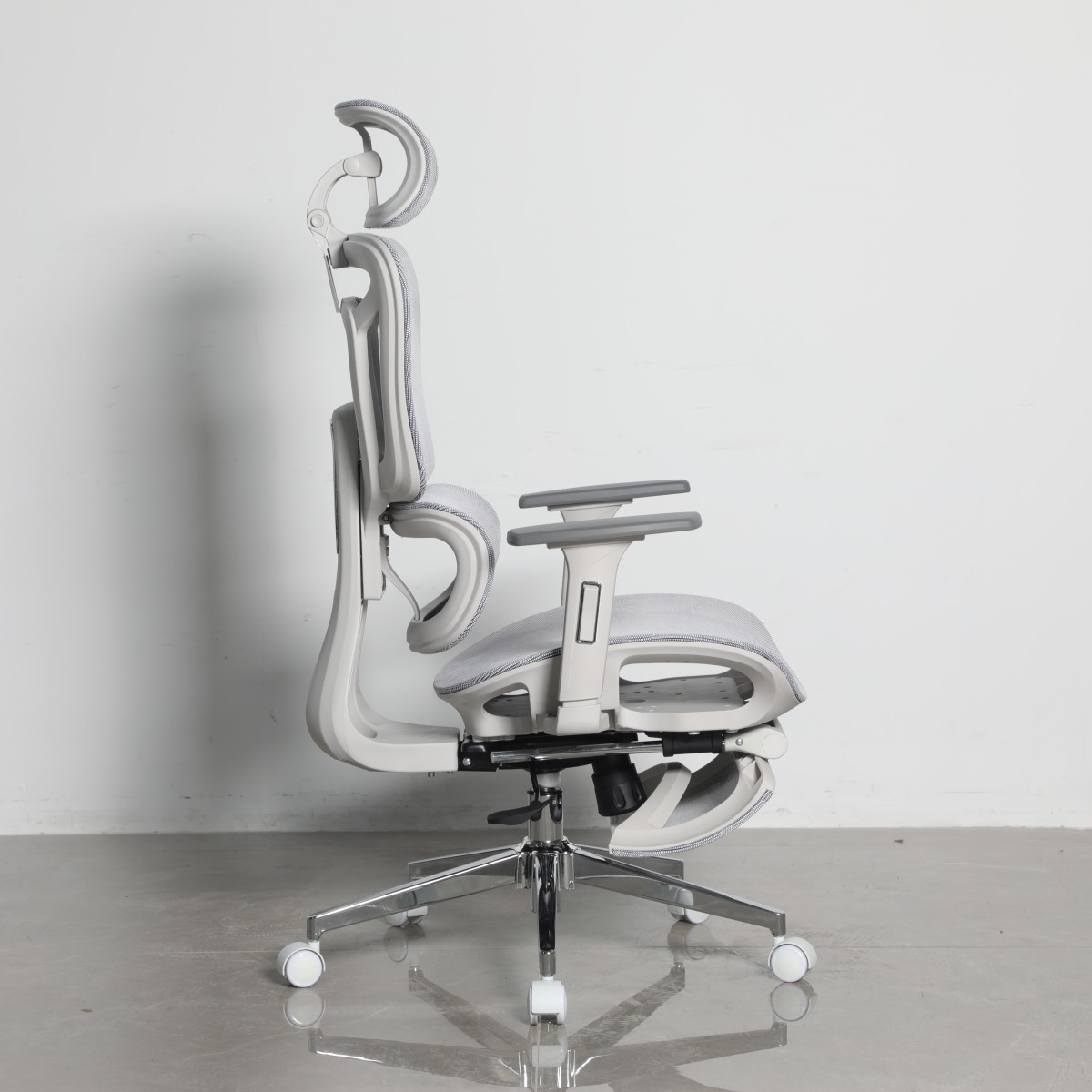 Кресло офисное TopChairs Nimbus белая сетка белый пластик