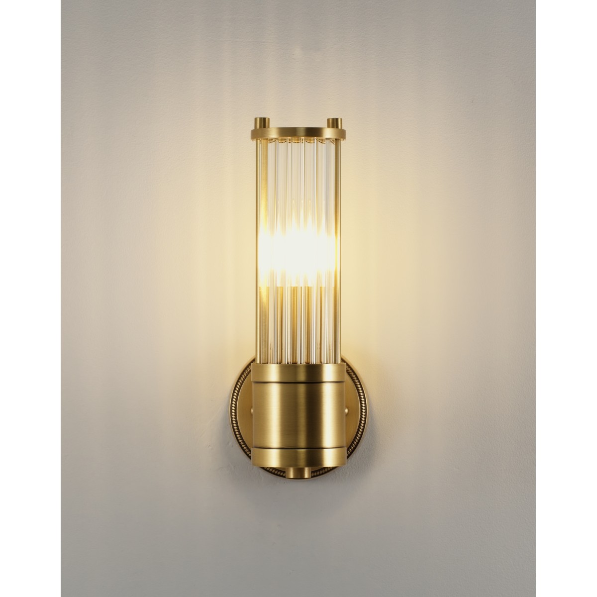 Светильник настенный Moderli V11020-1W Brass