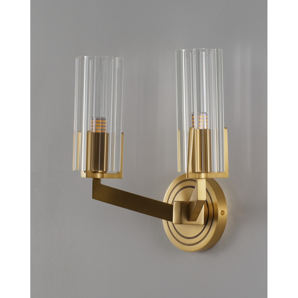 Светильник настенный Moderli V11073-2W Brass