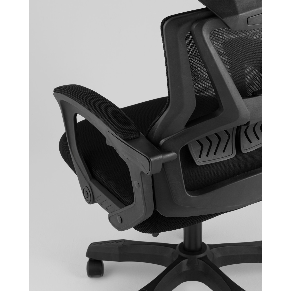 Кресло офисное TopChairs Vecto черный