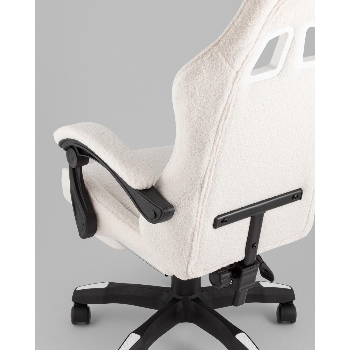 Кресло спортивное TopChairs MG-7019 букле белый