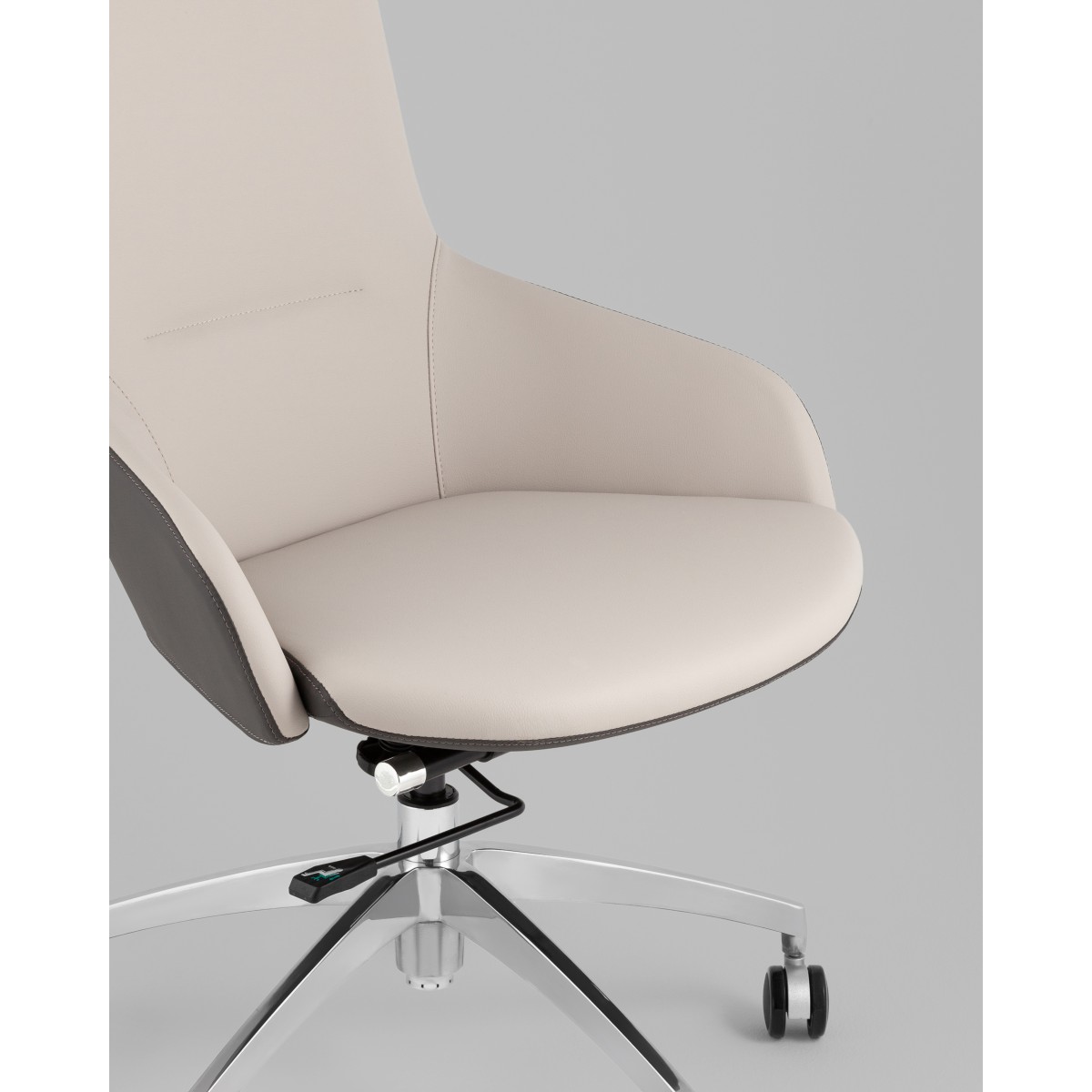 Кресло руководителя TopChairs Soulo светло-серый, серый
