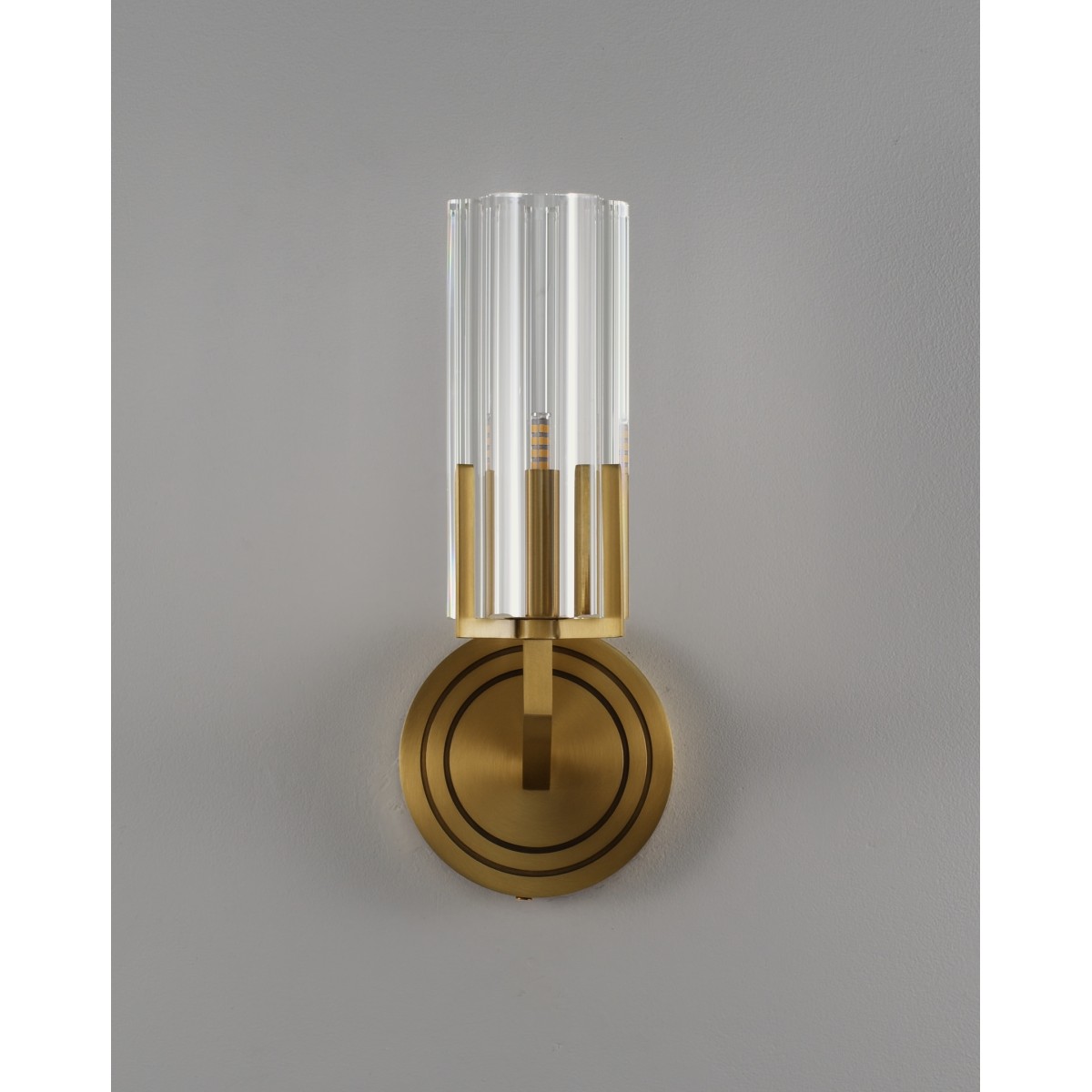 Светильник настенный Moderli V11015-1W Brass