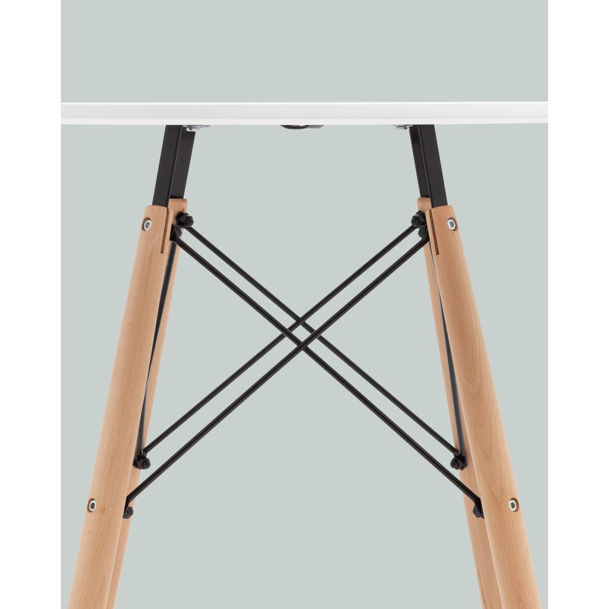 Стол Eames DSW NEW D80