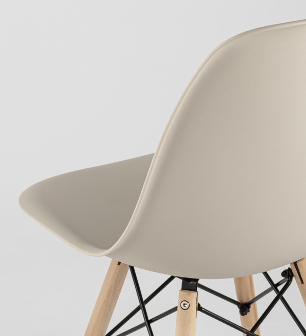 Стул Eames Style DSW бежевый (разборный каркас)