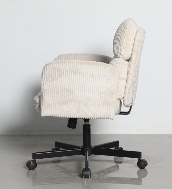 Кресло офисное TopChairs 6187 с откидными подлокотниками кремовый