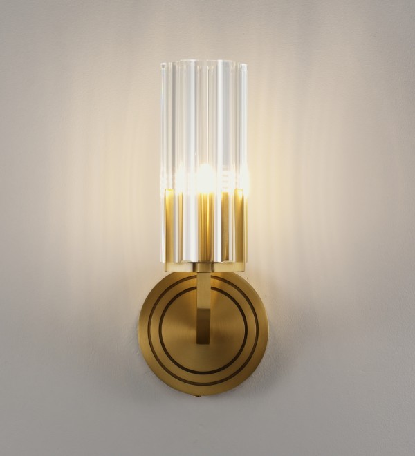 Светильник настенный Moderli V11015-1W Brass