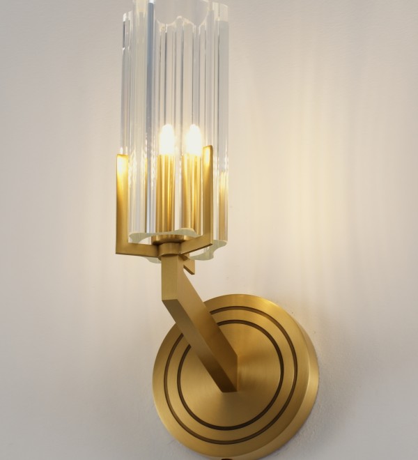Светильник настенный Moderli V11015-1W Brass