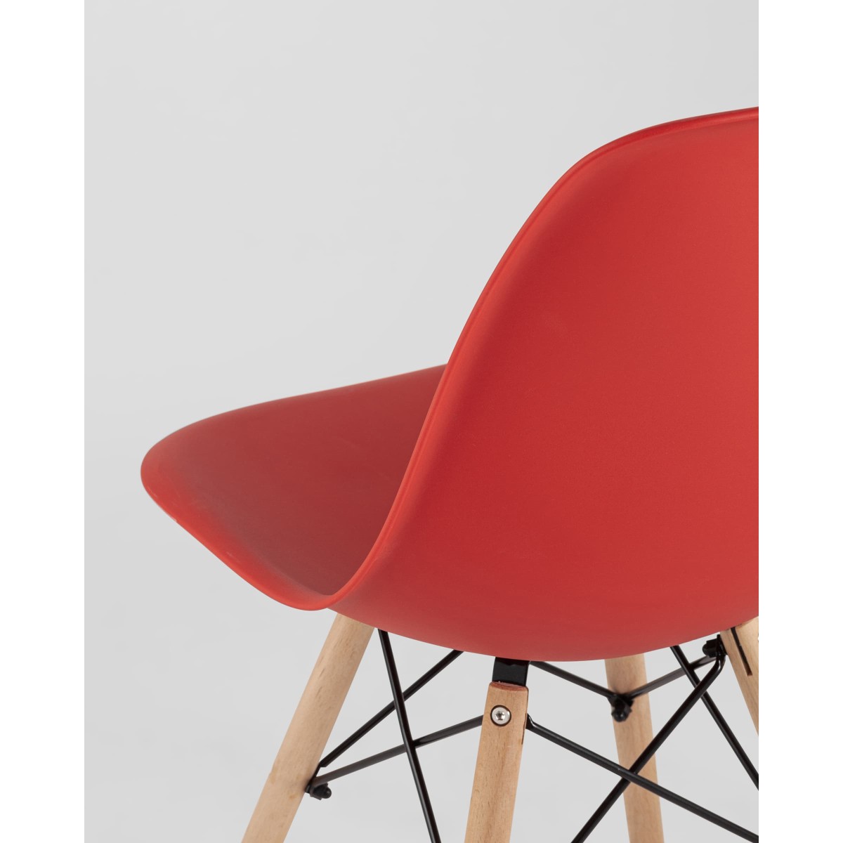 Стул Eames Style DSW красный (разборный каркас)