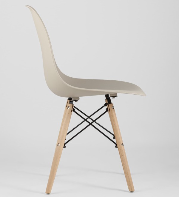 Стул Eames Style DSW бежевый (разборный каркас)