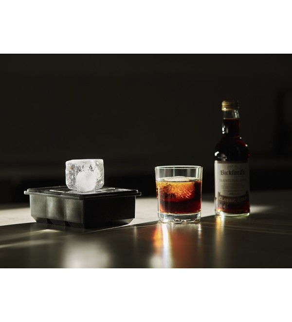 Форма для льда с крышкой ice cubes