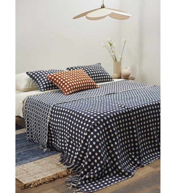 Покрывало из хлопка polka dots темно-синего цвета из коллекции essential, 230х250 см