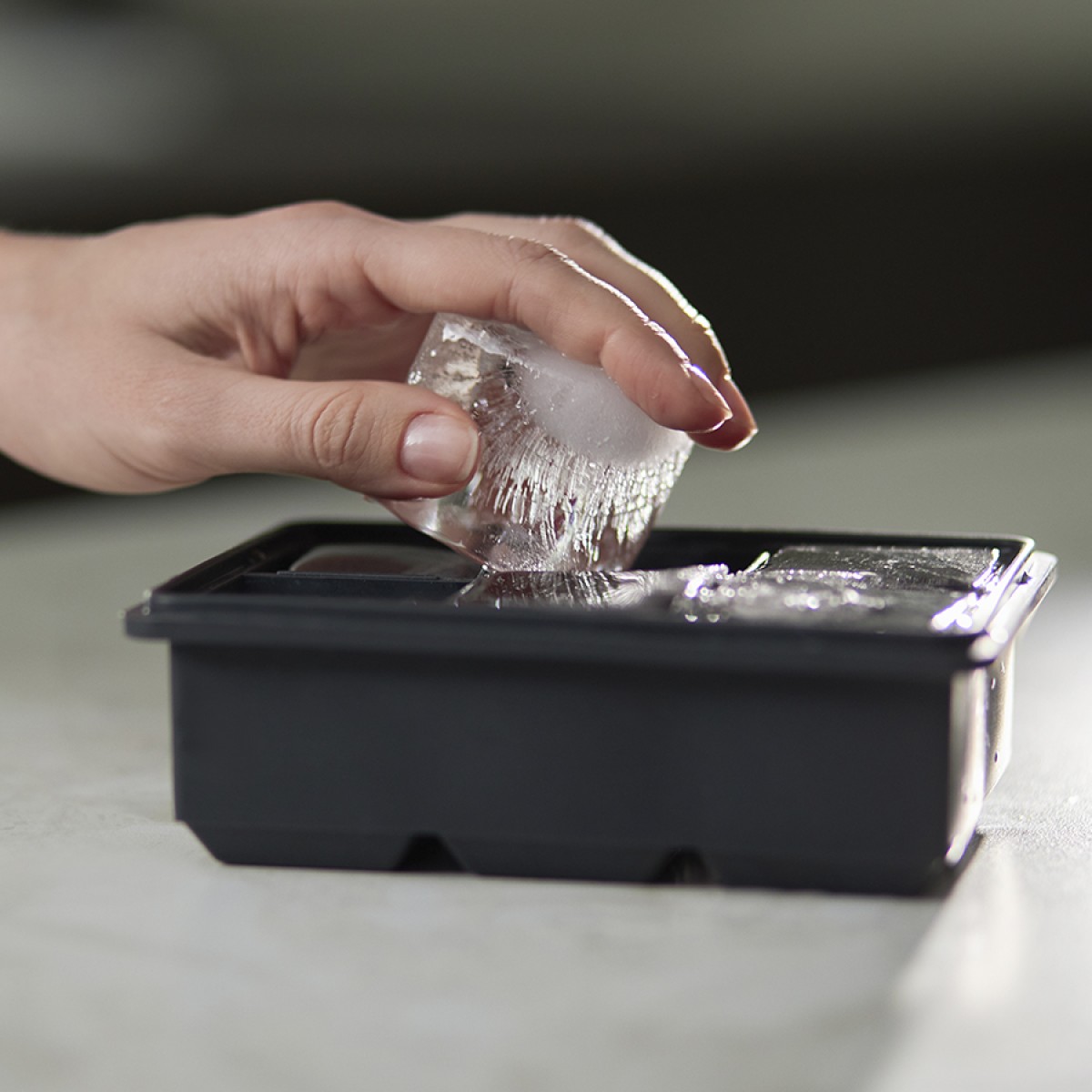 Форма для льда с крышкой ice cubes