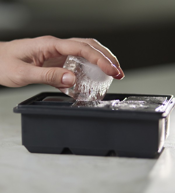 Форма для льда с крышкой ice cubes