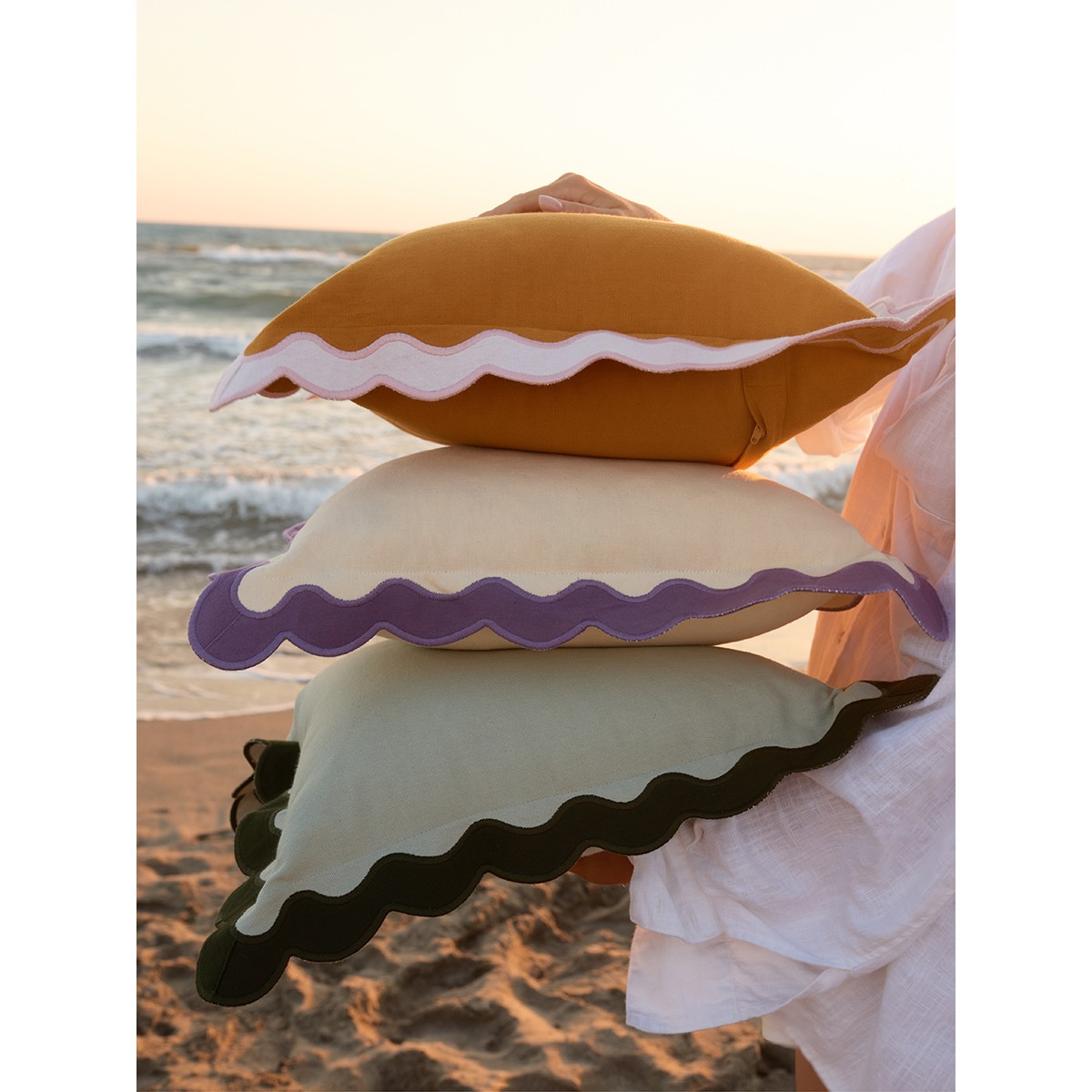 Чехол на подушку с контрастным кантом зеленого цвета из коллекции trendy ruffles, 40х40 см