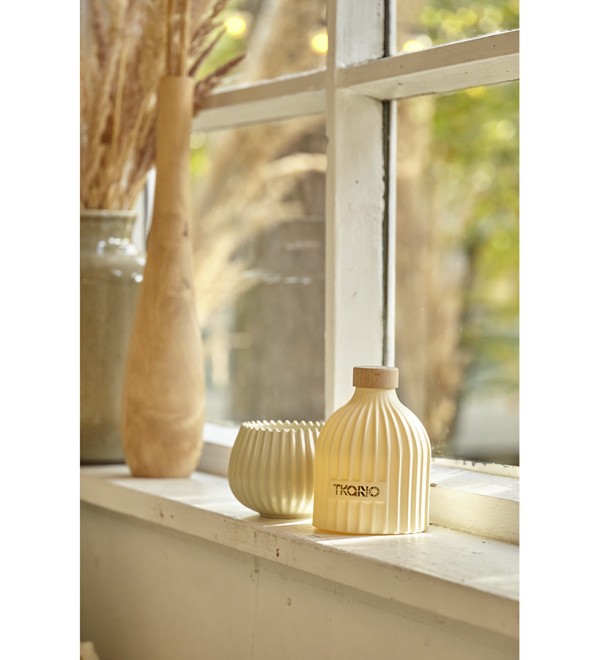 Свеча ароматическая vetiver & black cypress из коллекции edge, бежевый, 30 ч