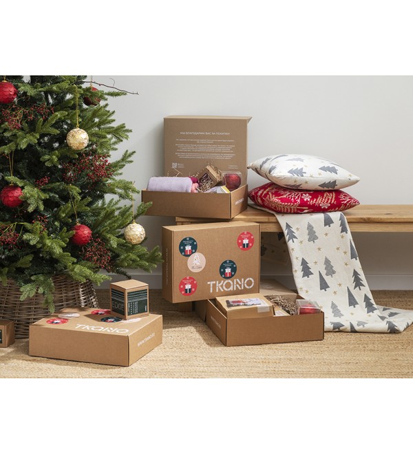 Подушка вязаная с новогодним рисунком winter fairytale  из коллекции new year essential, 45х45 см