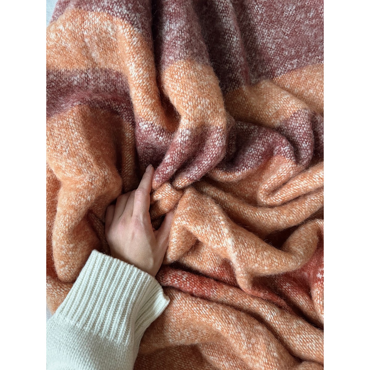 Плед мохеровый over horizon терракотового цвета из коллекции trendy ruffles, 130х180 см