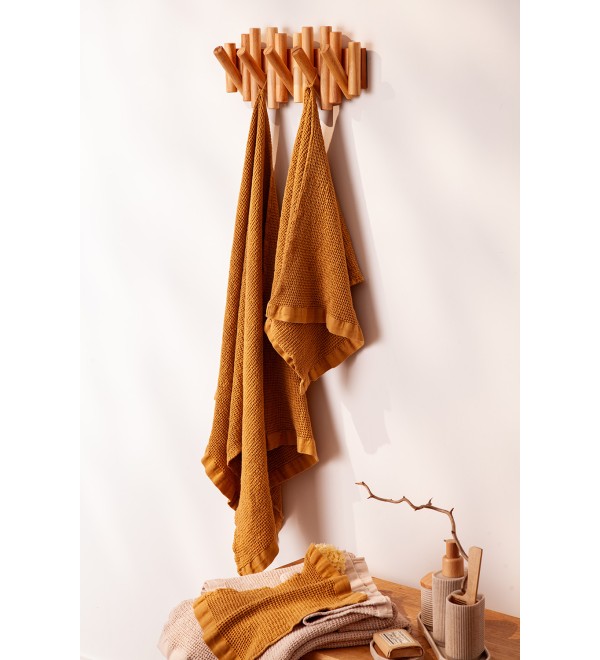 Полотенце для рук из умягченной вафли цвета охры из коллекции essential, 50x90 см