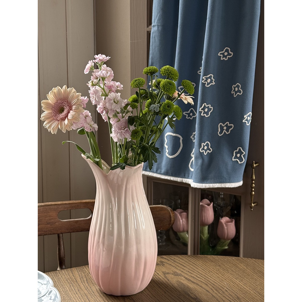 Ваза petal нежно-розового цвета из коллекции blossom, 26 см