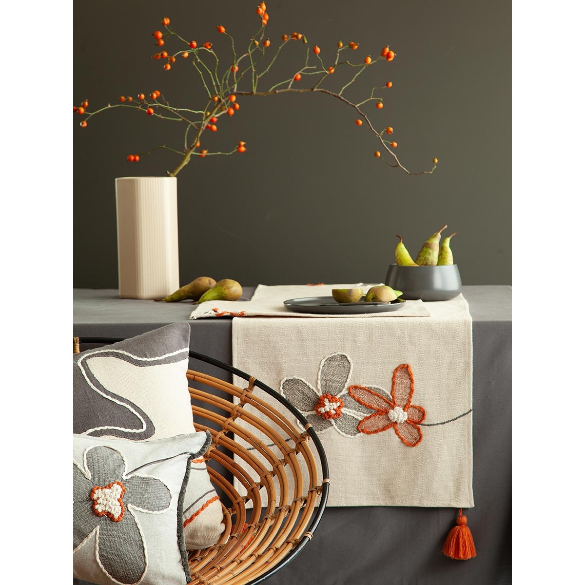 Дорожка на стол stone flowers из коллекции ethnic, 45х150 см