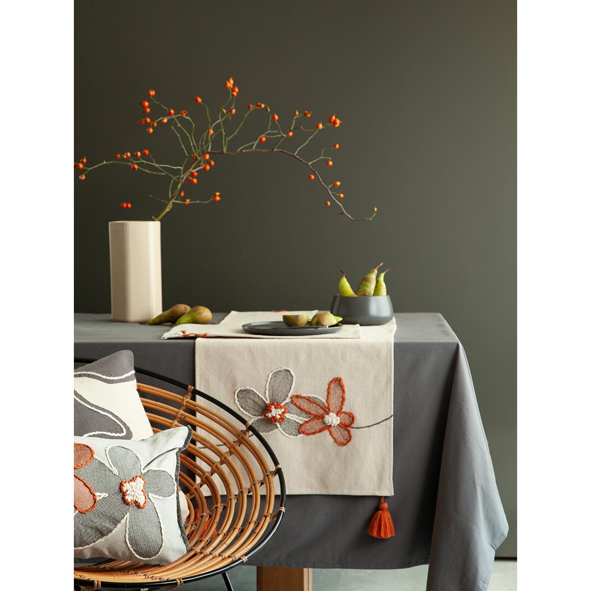 Дорожка на стол stone flowers из коллекции ethnic, 45х150 см