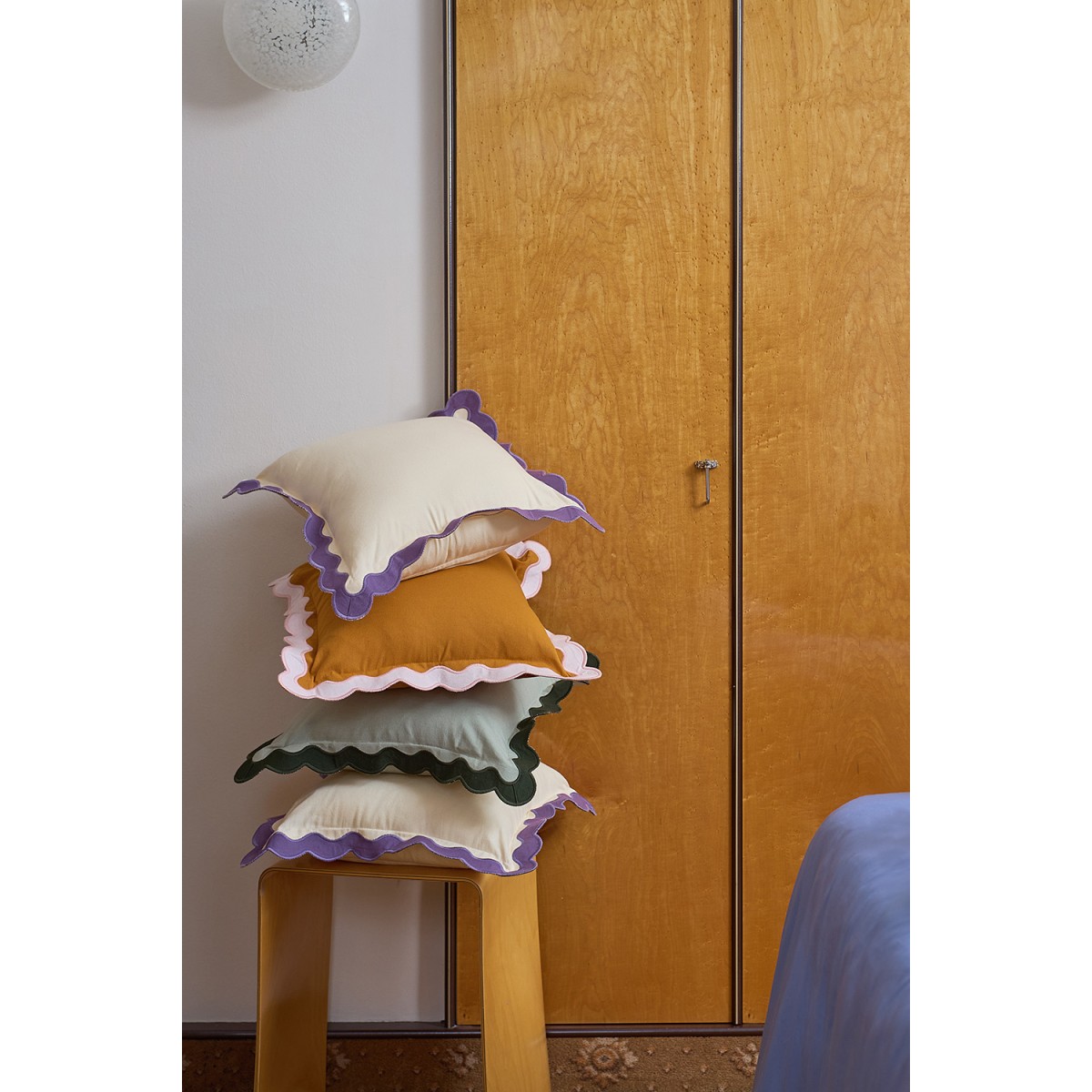Чехол на подушку с контрастным кантом зеленого цвета из коллекции trendy ruffles, 40х40 см