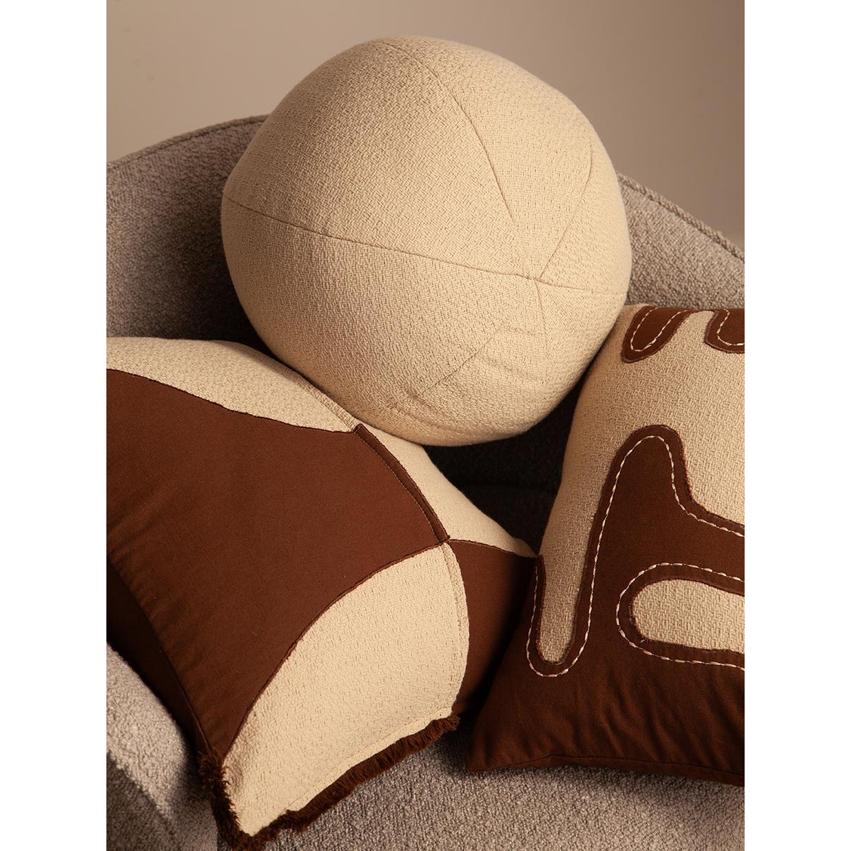 Подушка декоративная sand sphere из коллекции essential, D28 см