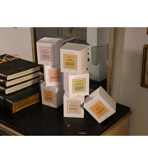 Свеча ароматическая the olphactory, white insignia, musk silhouette, 60 ч