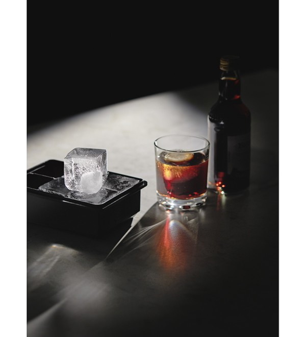 Форма для льда с крышкой ice cubes